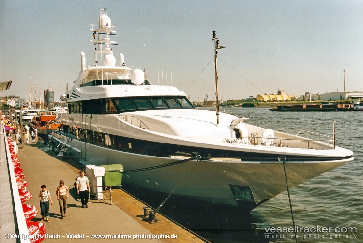 Kisses - Service Ship