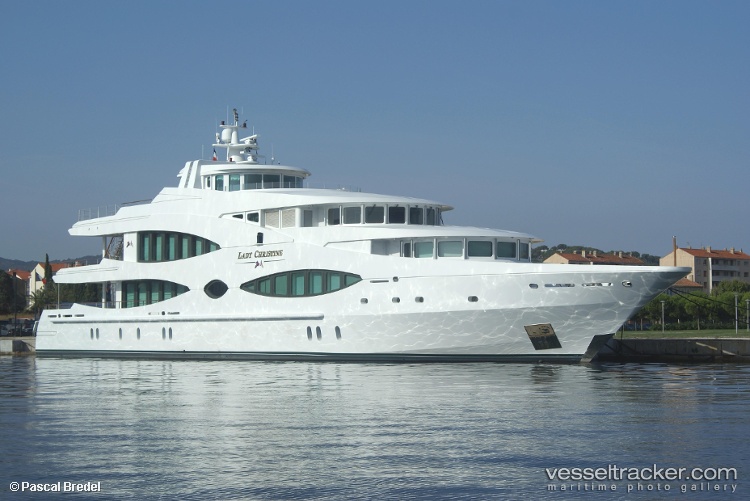 Queen-Mavia - Service Ship vessel