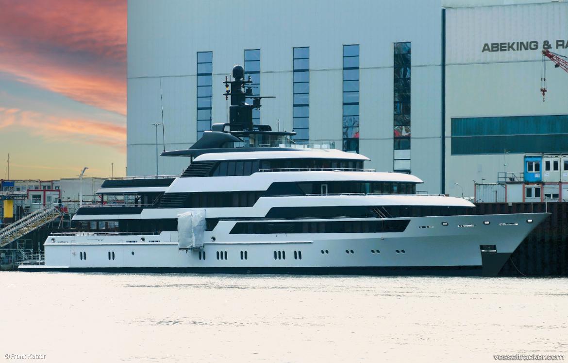 Starfire - Service Ship vessel