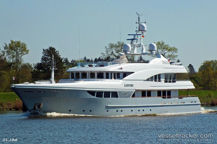 Lady-B - Service Ship vessel