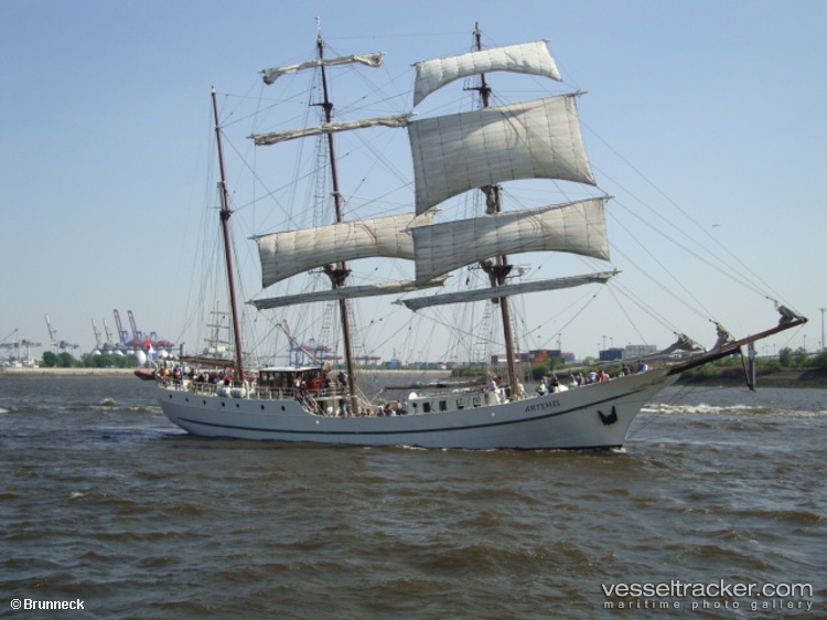 Mes-Amis - Service Ship