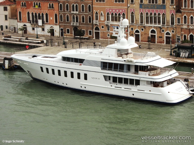 Sport - Service Ship vessel