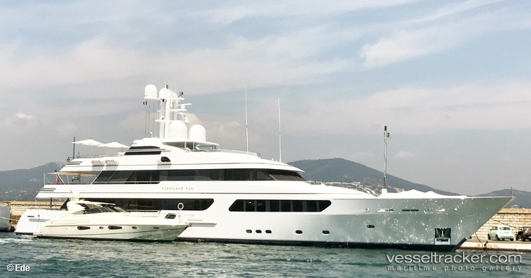 Hurricane-Run - Service Ship vessel