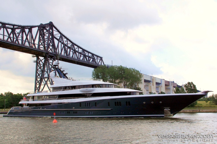 Phoenix2 - Service Ship vessel