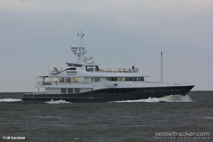 Gene-Machine - Service Ship vessel