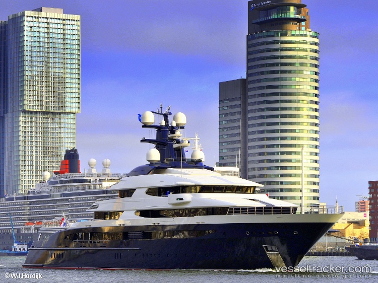 Draak - Service Ship vessel