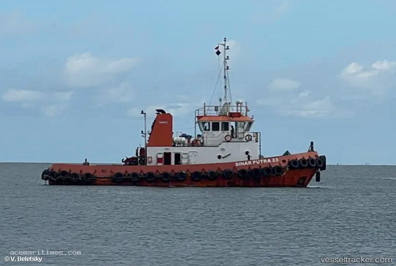 Sinar-Putra-23 - Tug vessel registered in Indonesia