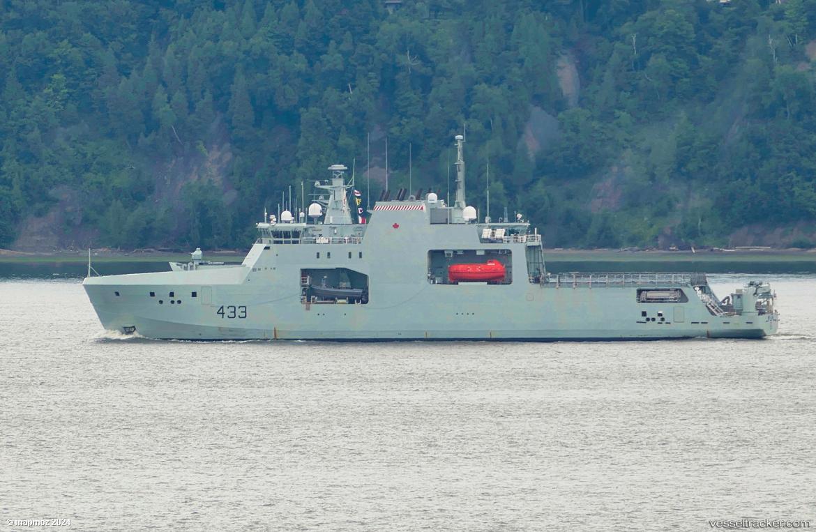 Cdn-Warship-433 - Patrol Vessel vessel