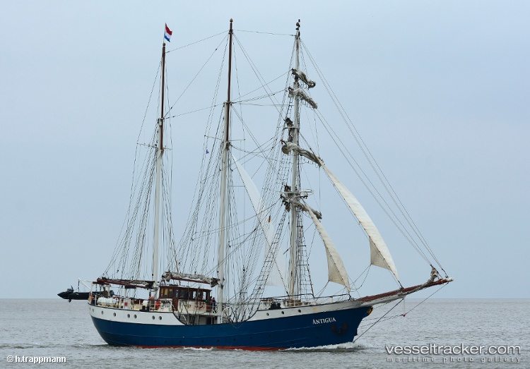 Antigua - Cruise Ship vessel
