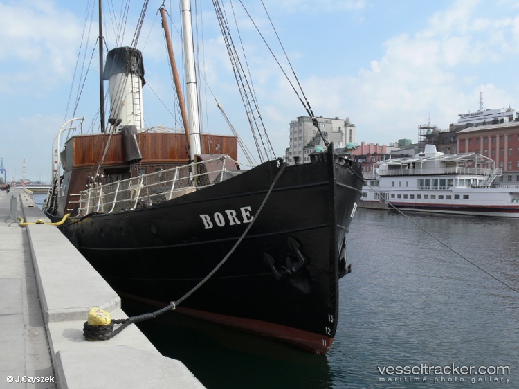 Bore - Icebreaker vessel
