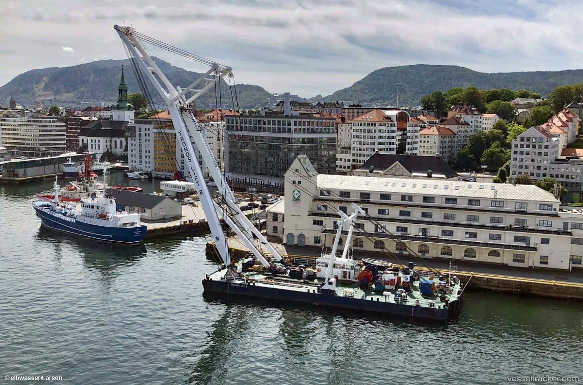 Tronds-Lift-8 - Crane Ship vessel