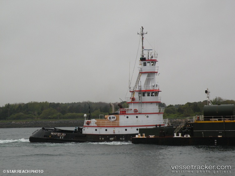 Beaufort-Sea - Tug vessel