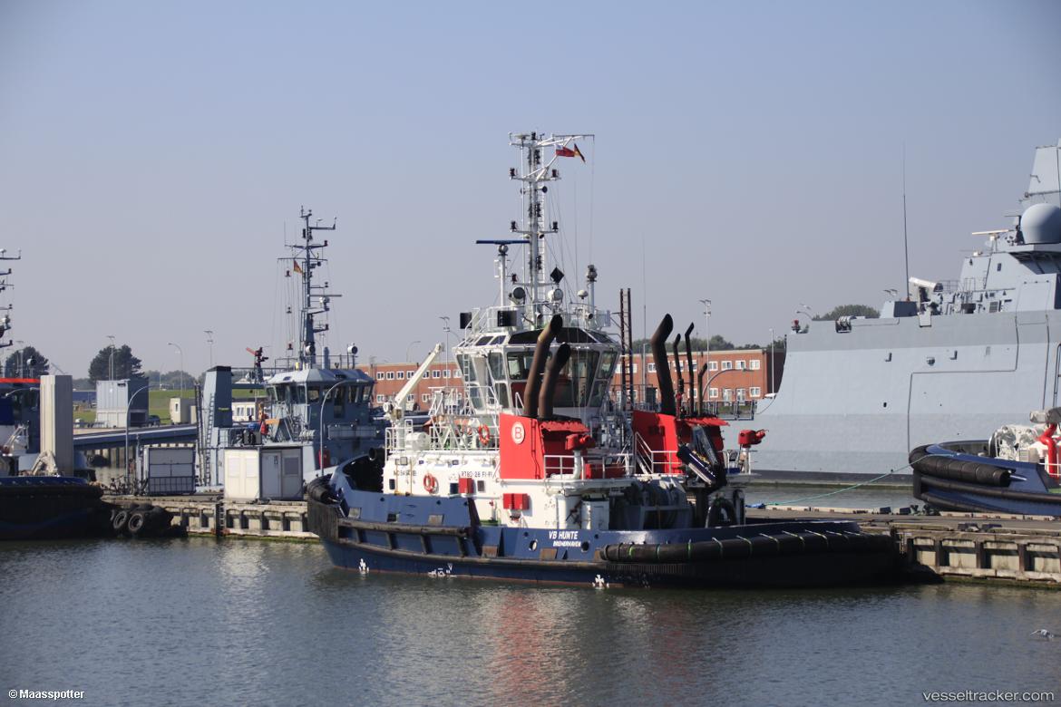 Hunter - Tug vessel