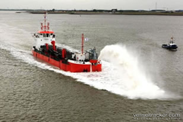 River-Pearl-18 - Hopper Dredger vessel
