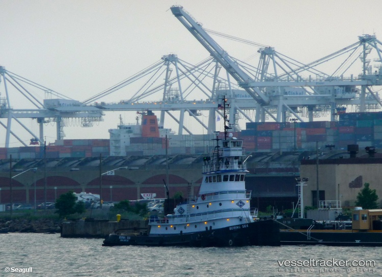 Bering-Sea - Pusher Tug vessel