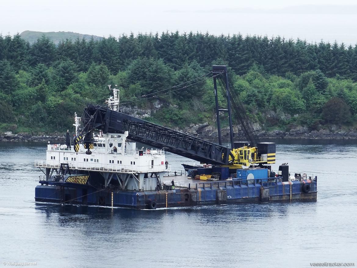 Tronds-Lift-6 - Crane Ship vessel