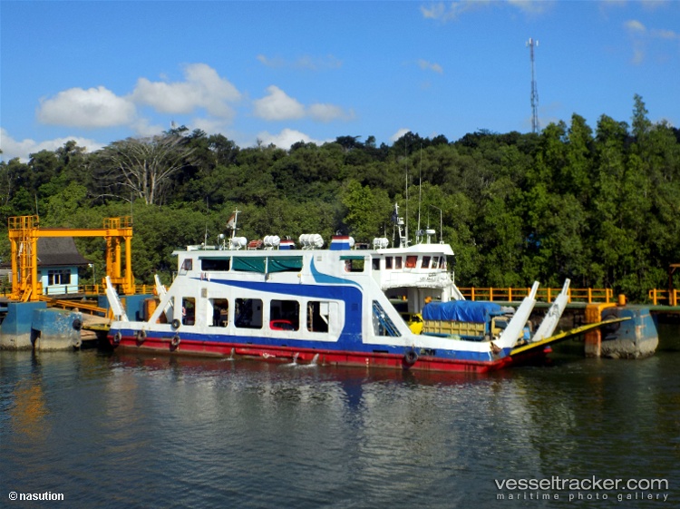 Kmp.-Selat-Madura-1 - Passenger Ship