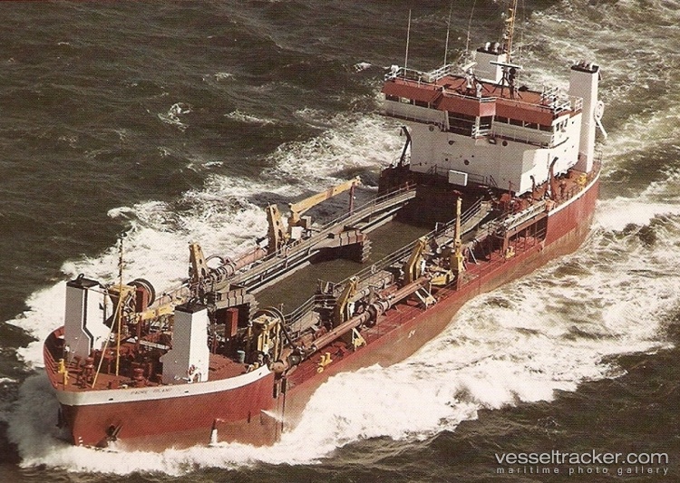 Padre-Island - Hopper Dredger vessel