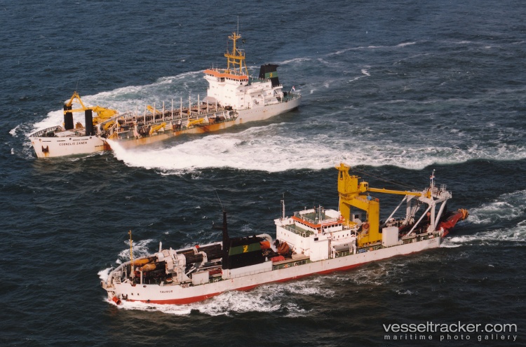 Taurus-Ii - Dredger vessel