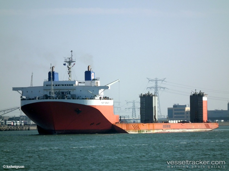 Mighty-Servant-1 - Heavy Load Carrier vessel