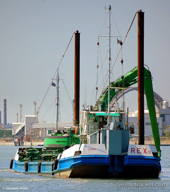 Rex-Ii - [service_ship.split_hopper_barge] vessel