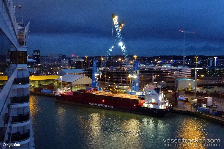 Karazi - Livestock Carrier