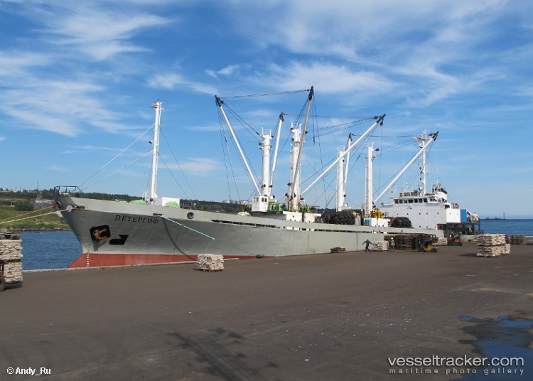 Petergof - Refrigerated Cargo Ship vessel