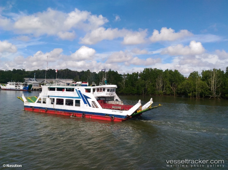 Kmp.-Selat-Madura-2 - Passenger Ship