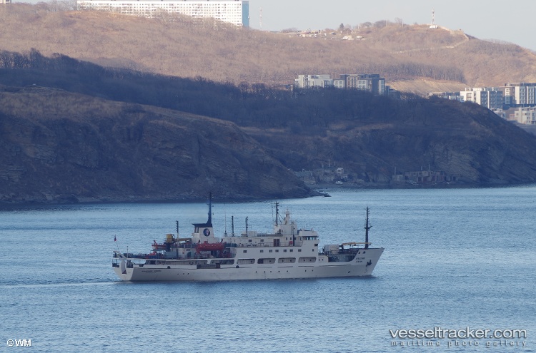 Akademik-Oparin - Research Vessel vessel