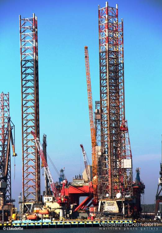 Petro-Giant - Service Ship vessel