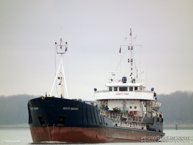Primus-Light - Oil Products Tanker vessel
