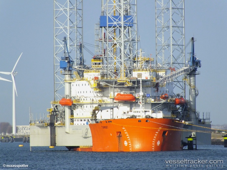 Target - Heavy Load Carrier vessel