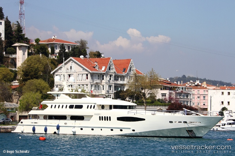 Queen-Mare - Service Ship vessel