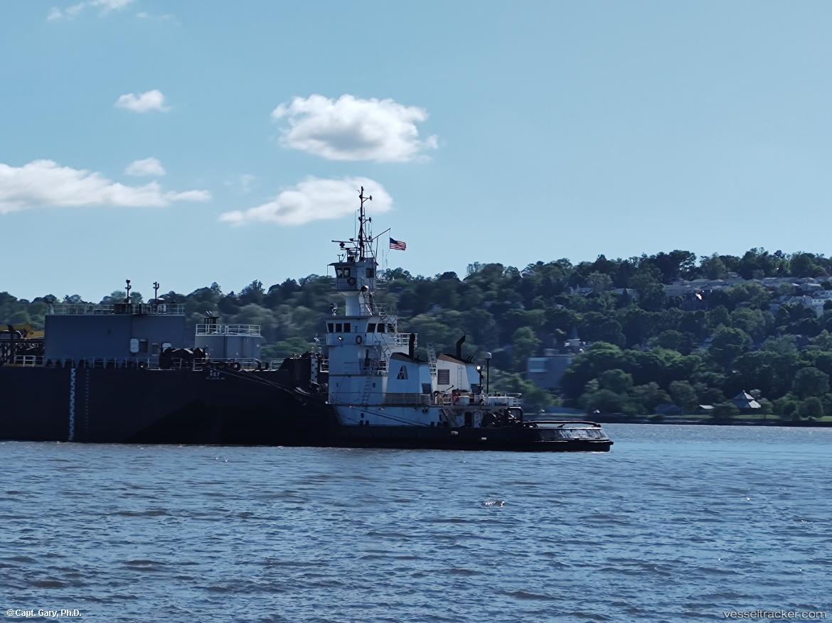 Saint-Emilion - Tug vessel