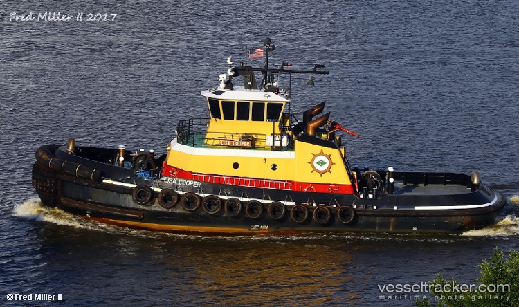 Lisa-Cooper - Tug vessel