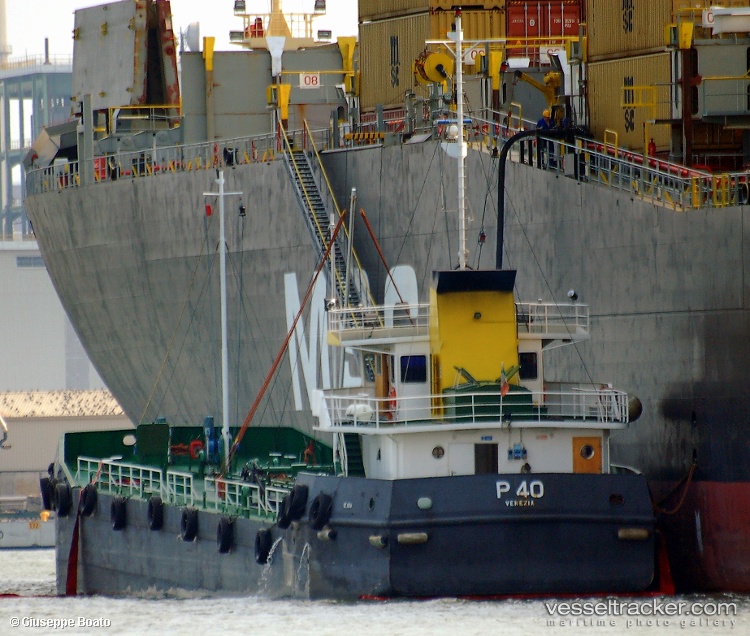 P40 - Service Ship vessel