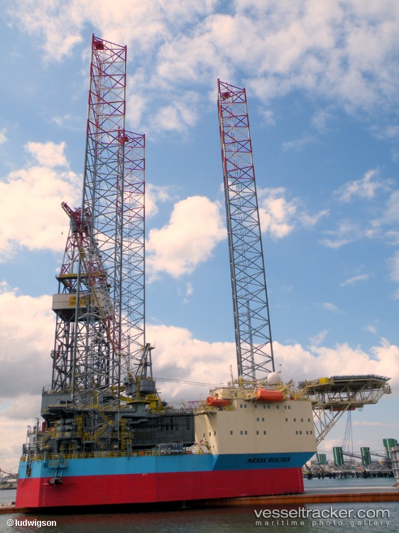 Noble-Reacher - Service Ship vessel