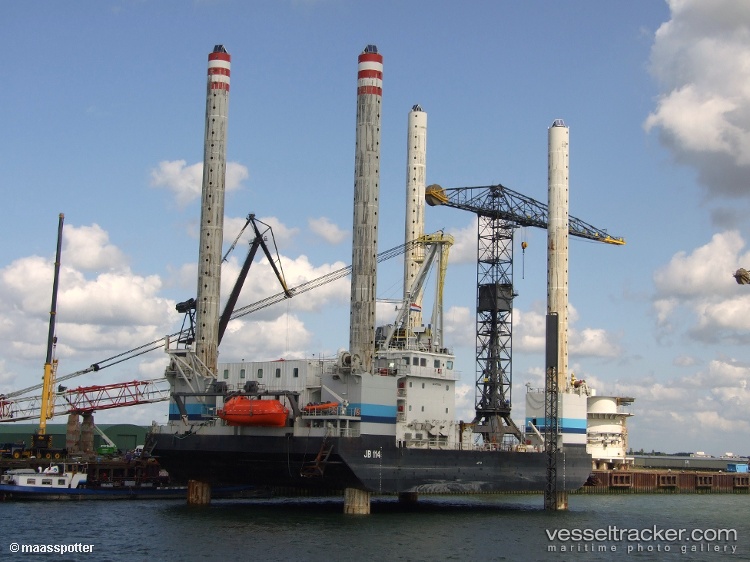 Jb-114 - [service_ship.crane_barge] vessel