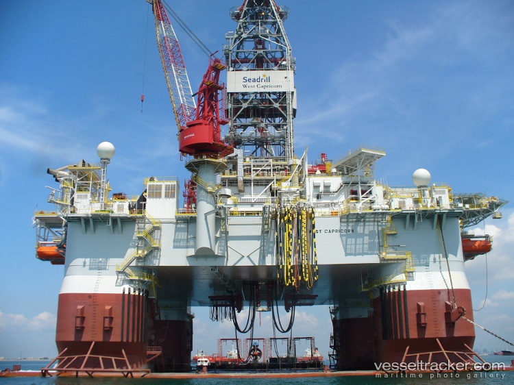 Hunter-Queen - Service Ship vessel