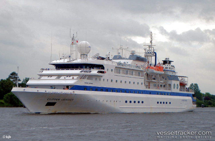 La-Belle-Des-Oceans - Cruise Ship vessel