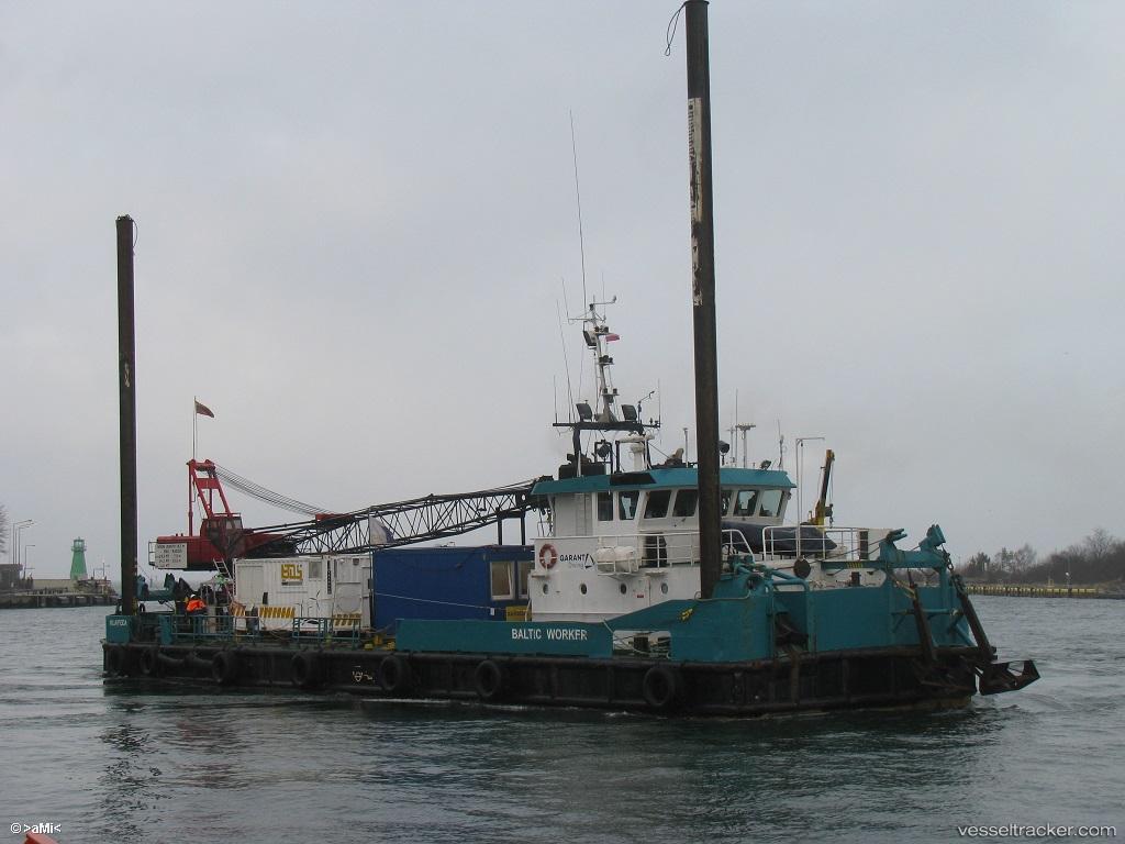 Dmc-Ranger - Crane Ship vessel