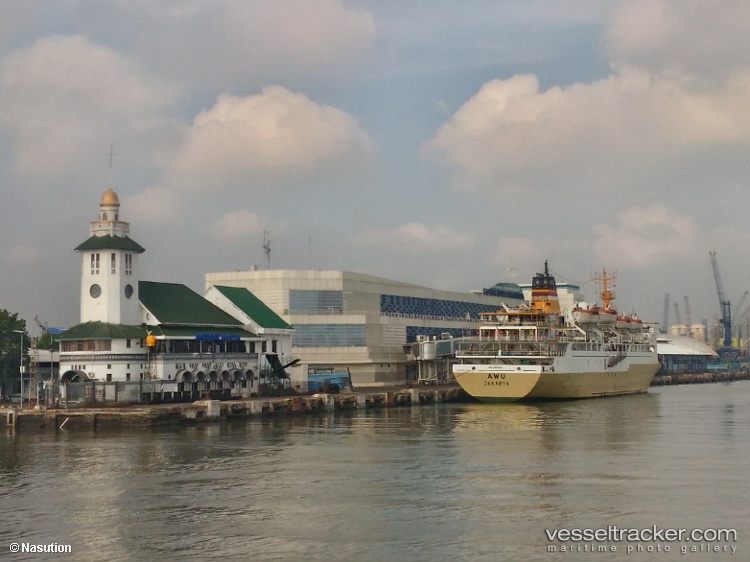 Km.awu - Passenger Ship