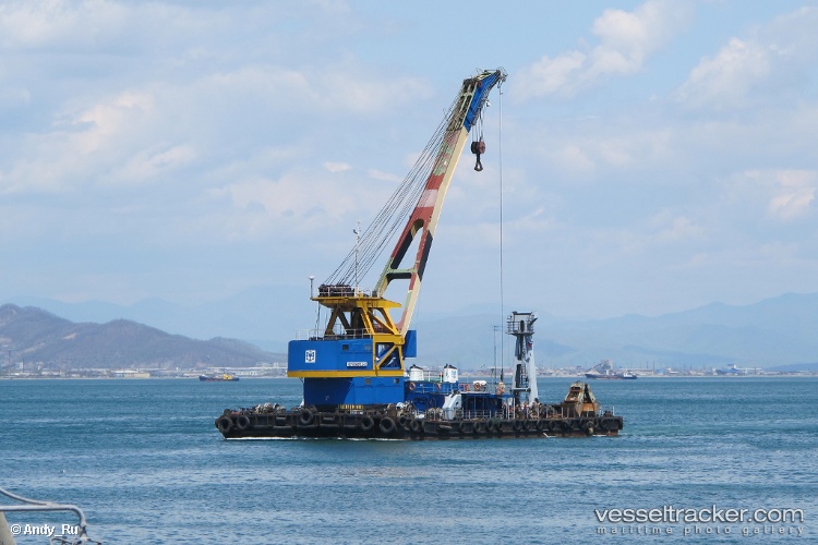 Chernomorets-10 - Crane Ship vessel
