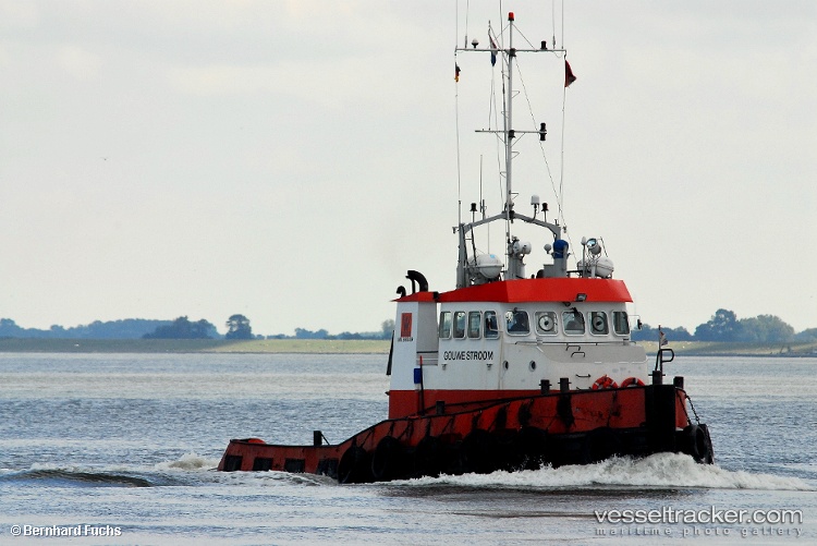 Aquatic-Warrior - Tug vessel
