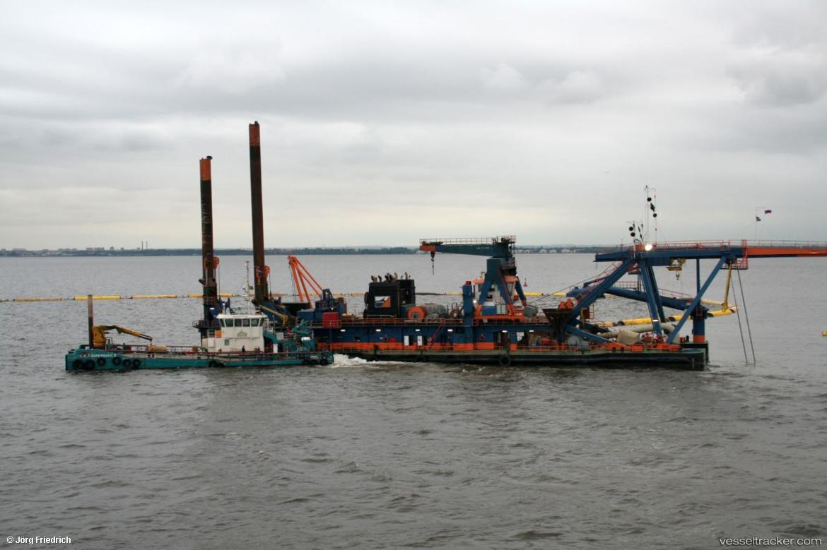 Alma-Conquest - Tug vessel