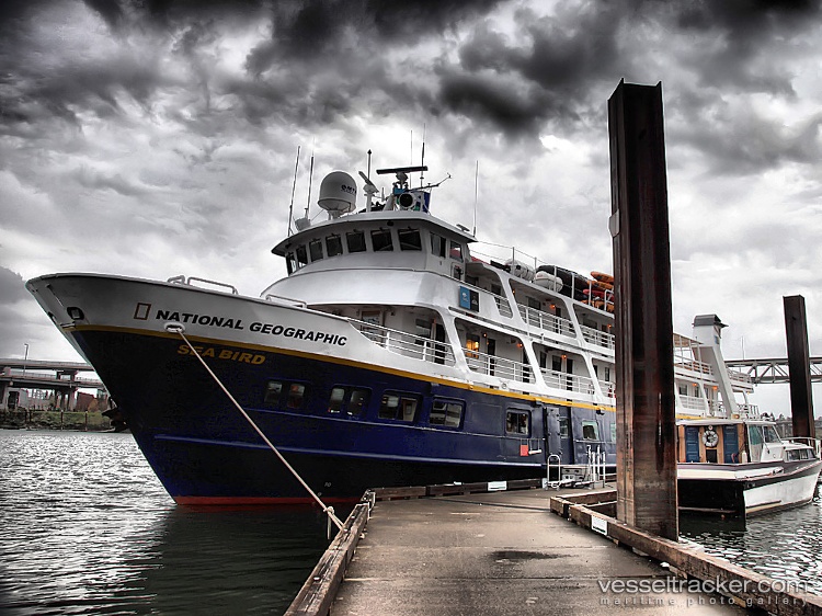 Natgeo-Seabird - Cruise Ship vessel