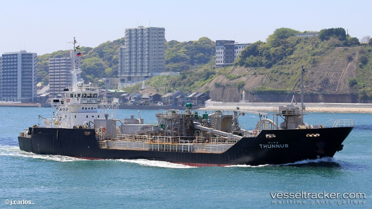 Thunnus - Pusher Tug vessel