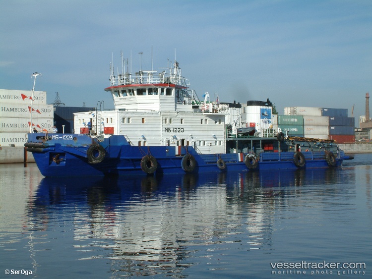 Mb-1223 - Tug