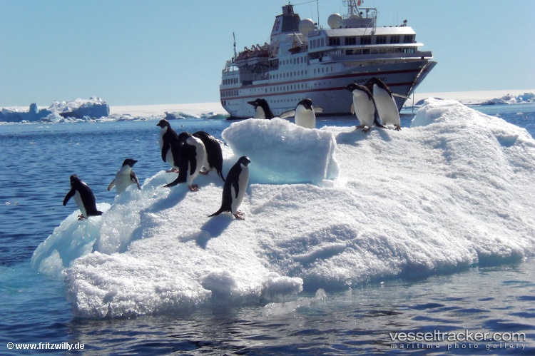 Heritage-Adventurer - Cruise Ship vessel