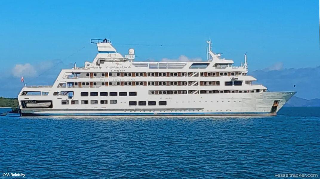 Reef-Endeavour - Cruise Ship vessel